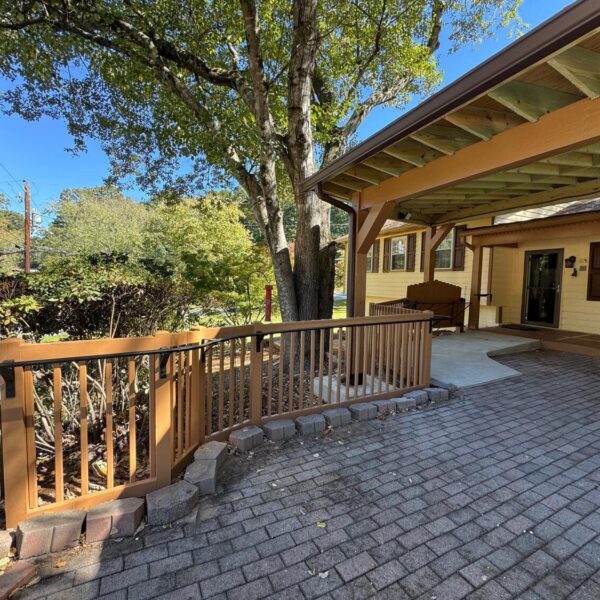 Decks, Car Ports, Sunrooms, Underdecks, & Pergolas